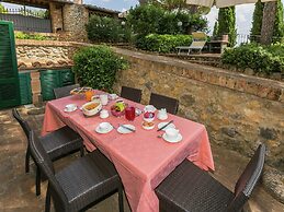 Cozy Holiday Home With Pool in Sienna Italy