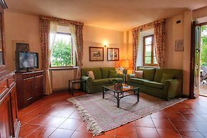 Cozy Holiday Home With Pool in Sienna Italy