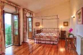 Cozy Holiday Home With Pool in Sienna Italy