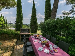 Cozy Holiday Home With Pool in Sienna Italy