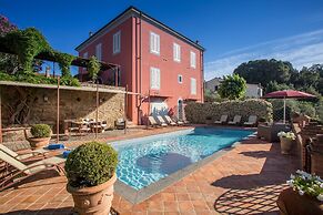 Beautiful Villa in Peccioli With Private Swimming Pool