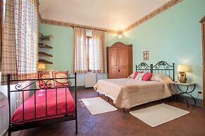 Beautiful Villa in Peccioli With Private Swimming Pool