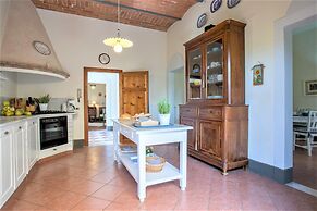Beautiful Villa in Peccioli With Private Swimming Pool