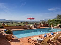 Beautiful Villa in Peccioli With Private Swimming Pool