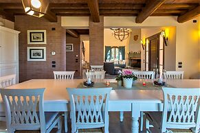 Pleasant Villa in Peccioli With Private Swimming Pool