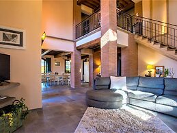 Pleasant Villa in Peccioli With Private Swimming Pool