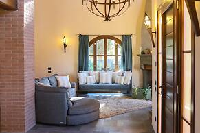 Pleasant Villa in Peccioli With Private Swimming Pool