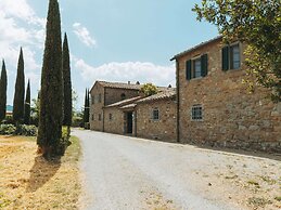 Rustic Farmhouse in Cortona With Swimming Pool