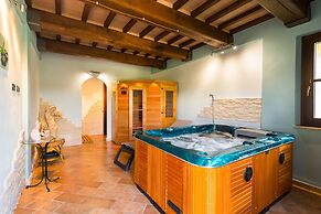 Farmhouse in Perugia With Swimming Pool