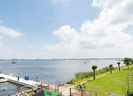 Apartment Located Directly on the Sneekermeer