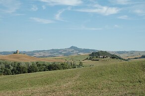 Modern Farmhouse in Pienza With Pool