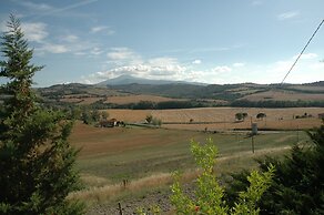 Modern Farmhouse in Pienza With Pool