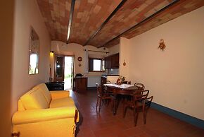 Modern Farmhouse in Pienza With Pool