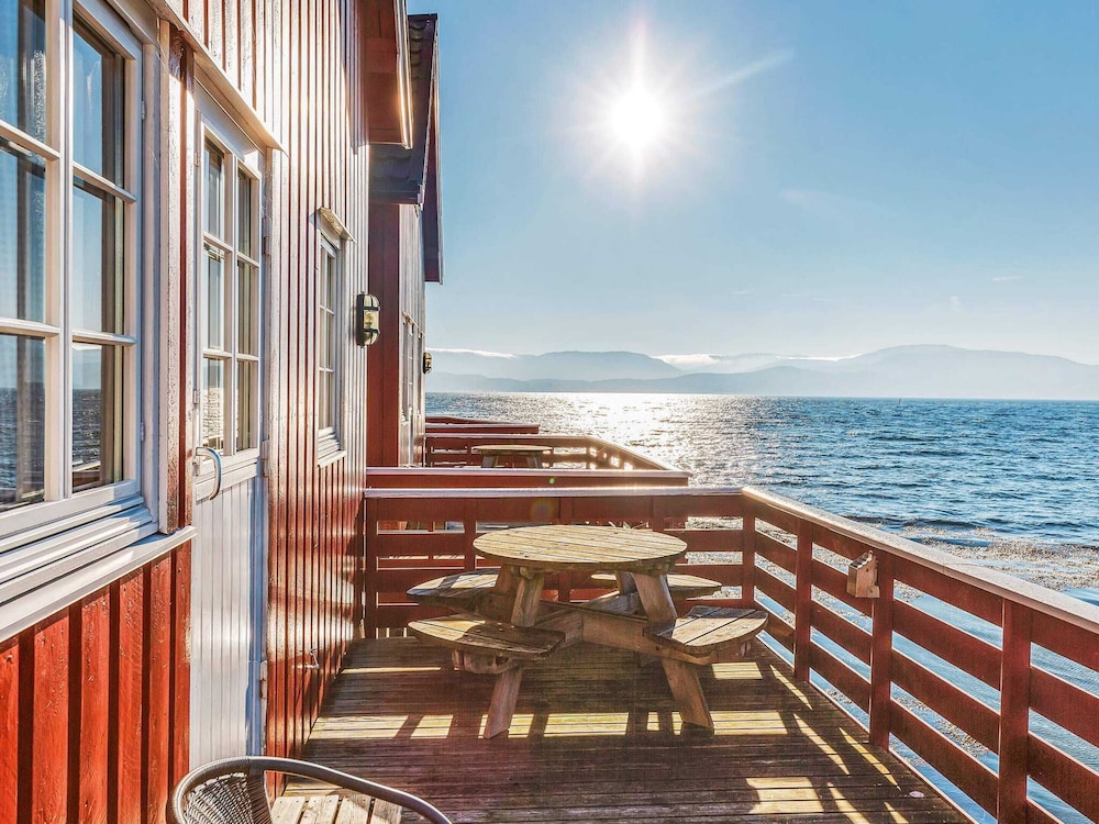 6 Person Holiday Home in Brekstad