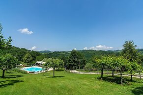 Farmhouse in Hilly Area in Gubbio With Pool