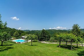 Farmhouse in Hilly Area in Gubbio With Pool