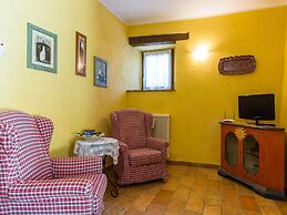Farmhouse in Hilly Area in Gubbio With Pool