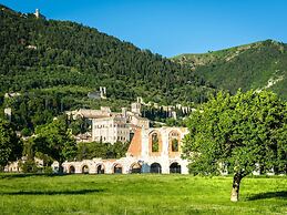 Farmhouse in Hilly Area in Gubbio With Pool