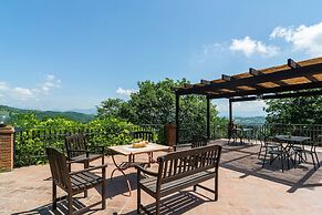 Farmhouse in Hilly Area in Gubbio With Pool
