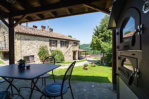 Farmhouse in Hilly Area in Gubbio With Pool
