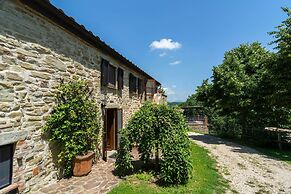 Farmhouse in Hilly Area in Gubbio With Pool