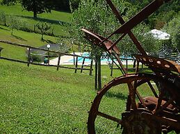 Farmhouse in Hilly Area in Gubbio With Pool