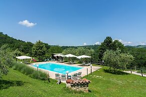 Farmhouse in Hilly Area in Gubbio With Pool