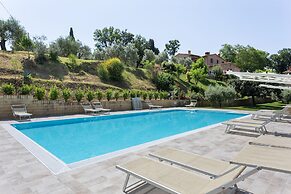Lavish Holiday Home in Volterra With Pool