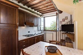 Lavish Holiday Home in Volterra With Pool