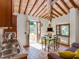 Lavish Holiday Home in Volterra With Pool