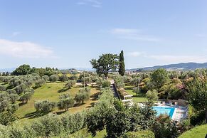 Lavish Holiday Home in Volterra With Pool
