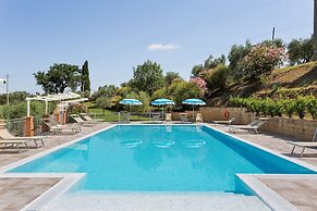 Lavish Holiday Home in Volterra With Pool