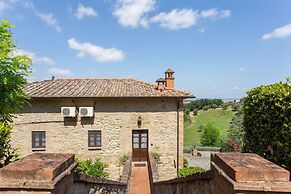 Lavish Holiday Home in Volterra With Pool