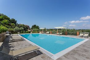 Lavish Holiday Home in Volterra With Pool