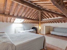 Lavish Holiday Home in Volterra With Pool