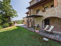 Lavish Holiday Home in Volterra With Pool