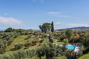 Lavish Holiday Home in Volterra With Pool