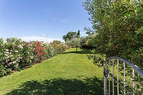 Lavish Holiday Home in Volterra With Pool