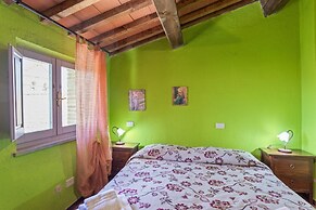 Rustic Holiday Home in Citta di Castello With Swimming Pool