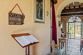 Rustic Holiday Home in Citta di Castello With Swimming Pool