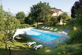 Rustic Holiday Home in Citta di Castello With Swimming Pool