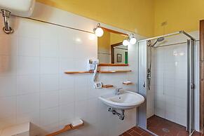 Rustic Holiday Home in Citta di Castello With Swimming Pool
