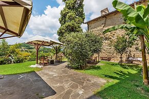 Rustic Holiday Home in Citta di Castello With Swimming Pool