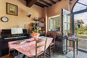 Rustic Holiday Home in Citta di Castello With Swimming Pool