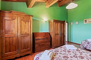 Rustic Holiday Home in Citta di Castello With Swimming Pool