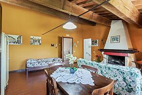 Rustic Holiday Home in Citta di Castello With Swimming Pool