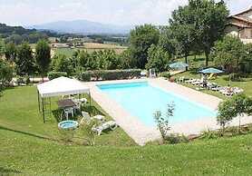 Rustic Holiday Home in Citta di Castello With Swimming Pool