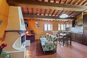 Rustic Holiday Home in Citta di Castello With Swimming Pool