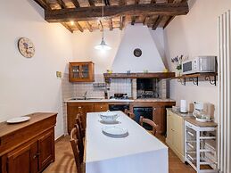 Graceful Holiday Home in Acqualagna With Swimming Pool