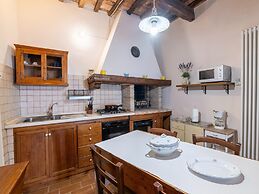 Graceful Holiday Home in Acqualagna With Swimming Pool